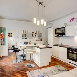 Apartment Superbe Appartement, Plein Centre De, Nice
